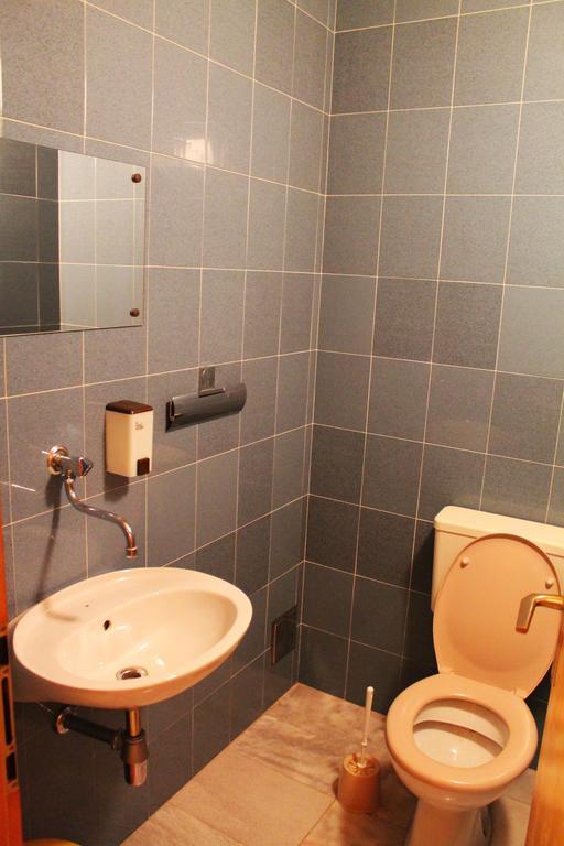 Apartments And Rooms Villa Mir Затон Екстериор снимка
