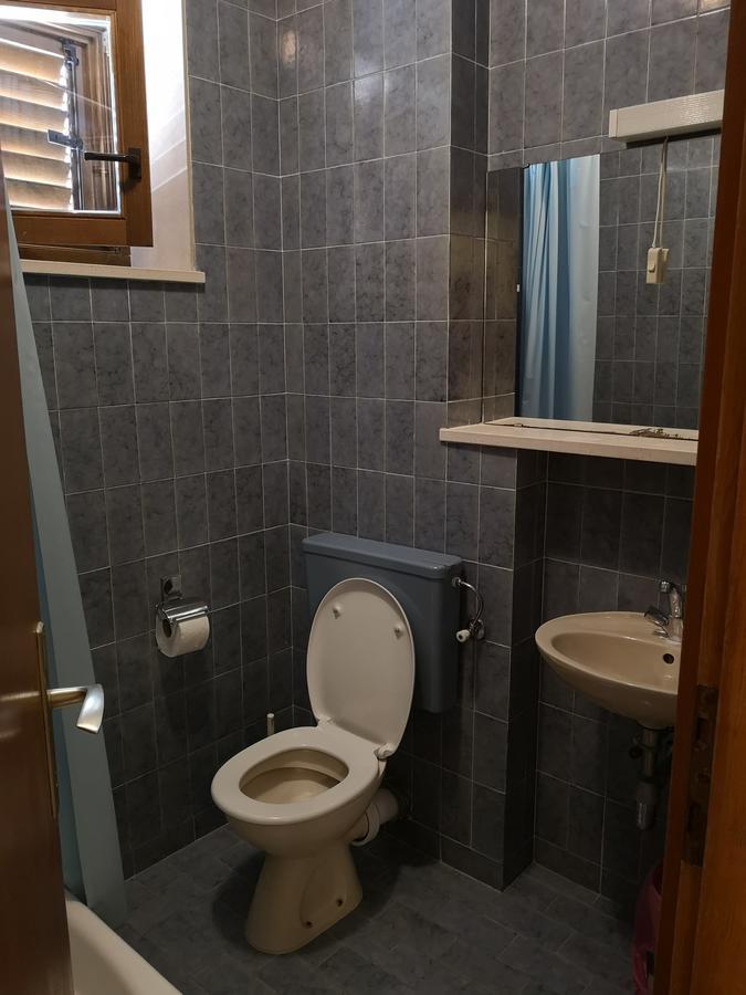 Apartments And Rooms Villa Mir Затон Екстериор снимка