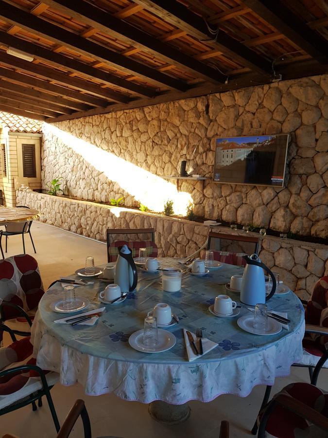Apartments And Rooms Villa Mir Затон Екстериор снимка